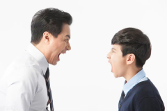 家長(zhǎng)過(guò)度滿足孩子的需求，極容易導(dǎo)致青春期叛逆，適當(dāng)拒絕有方法